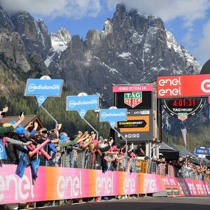 Passaggio e Partenza della 18^ Tappa del Giro d''Italia