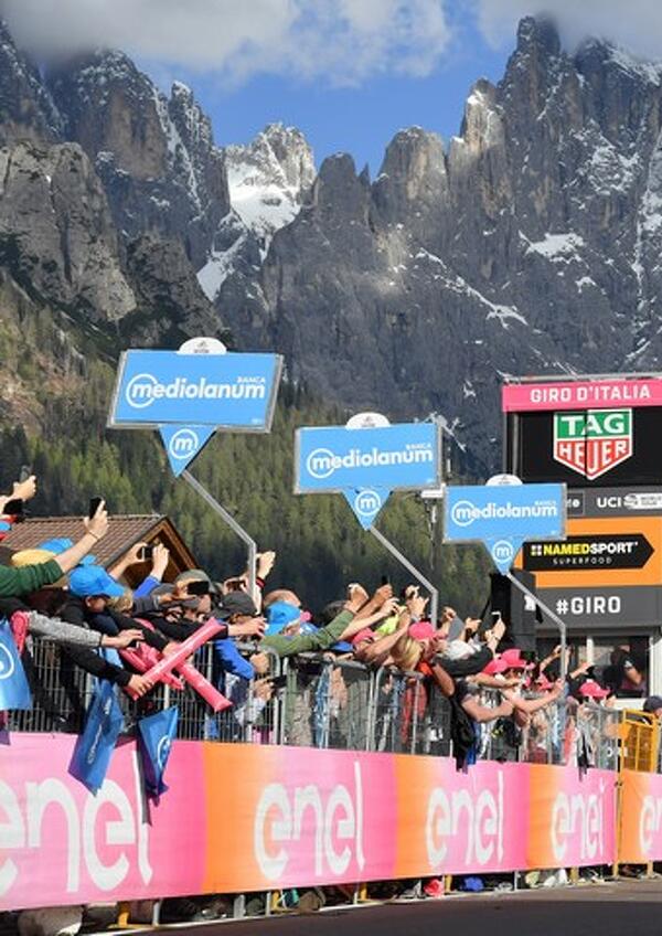 Passaggio e Partenza della 18^ Tappa del Giro d''Italia