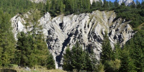 La ripresa della vita sulla spiaggia delle Crode Rosse