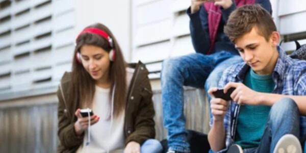 FIGLI ADOLESCENTI: Una relazione da reinventare - Genitori si diventa_3