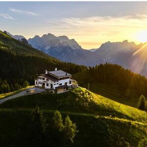 Giro ad anello con notte al Rifugio Scarpa Agner
