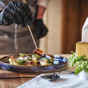 In cucina con le erbe spontanee
