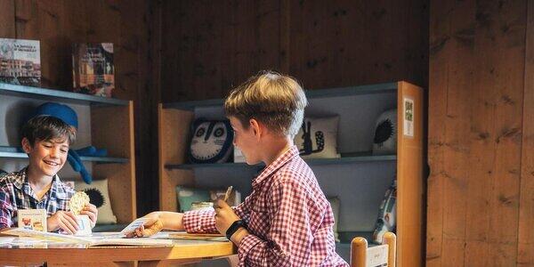 Laboratorio di giochi in legno
