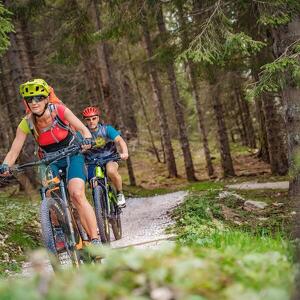 Escursione in E-MTB dei Suoni delle Dolomiti: Val Canali