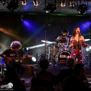 Lisa manara band in concerto @ isolabar