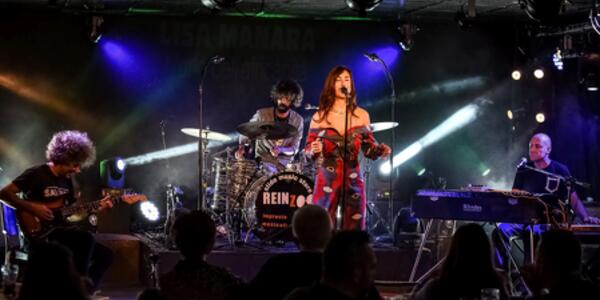 Lisa manara band in concerto @ isolabar