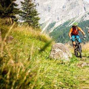 Tour in E-Bike al Lago di Calaita